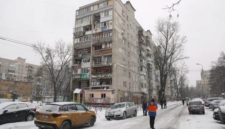 An apartment block in the Desnianskyi district is damaged by Russia?s overnight missile and drone attack, Kyiv, Ukraine, January 9, 2026. Photo by Yuliia Ovsiannikova/Ukrinform/ABACAPRESS.COM Photo: Ovsiannikova Yuliia/Ukrinform/ABACA/ABACA