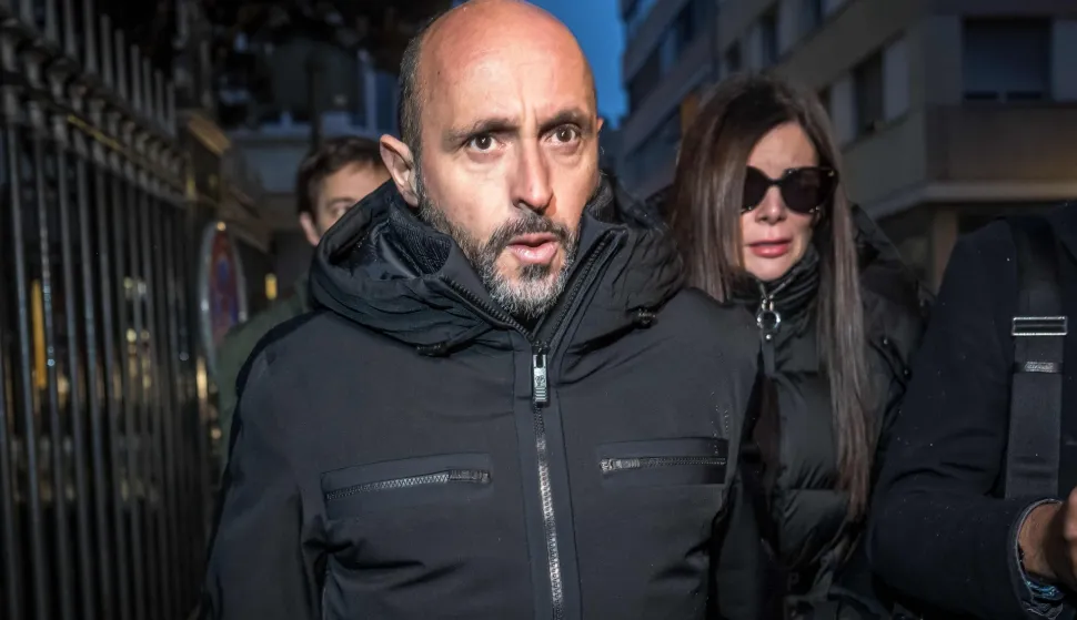 Owners of "Le Constellation" bar Jacques Moretti (L) and Jessica Moretti arrive for a hearing at the Office of the public prosecutor of the Canton of Valais in Sion on January 9, 2026. The French couple, facing charges of manslaughter by negligence, bodily harm by negligence and arson by negligence, have been called in for questioning after 40 people, most of them teenagers, were killed, while 116 were injured in a fire that ripped through a bar in the luxury Alpine ski resort of Crans-Montana on New Year's Eve. (Photo by Fabrice COFFRINI/AFP)