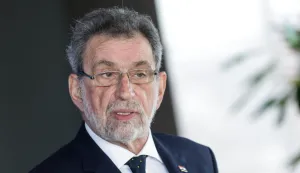 Zagreb, 08.01.2026.- Radovan Fuchs o zabrani upotreba mobitela u. &Scaron;kolama. Izjava nakon sjednice Vlade RH.foto HINA/ Admir BULJUBA&Scaron;IĆ/ abu