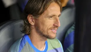 epa12209129 Luka Modric of Real Madrid on the bench before the start of the FIFA Club World Cup 2025 match between Real Madrid CF and Juventus FC, at Hard Rock Stadium in Miami, Florida, USA, 01 July 2025. EPA/CRISTOBAL HERRERA-ULASHKEVICH