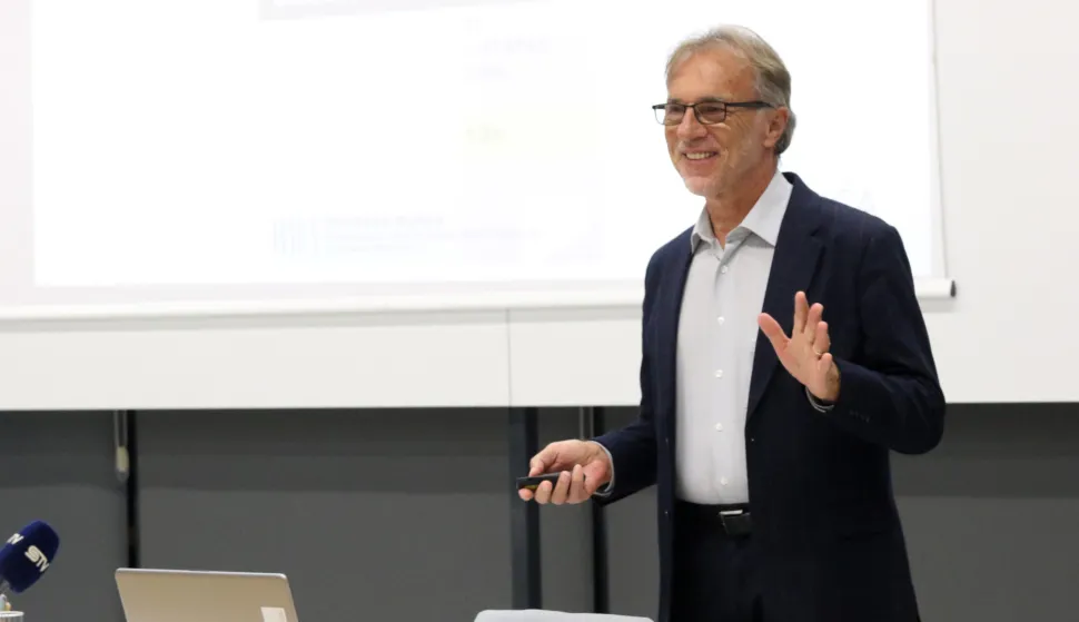 Osijek, 30. 10. 2024, Građevinski fakultet Osijek. Predavanje Velimira Sriće. Velimir Srića.snimio GOJKO MITIĆ