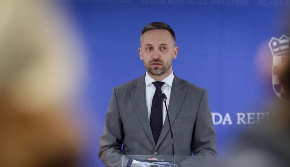 Zagreb, 23.12.2025.- Izjave nakon sjednice Vlade RH. Izjava ministra Marina Piletića.foto HINA/ Admir BULJUBA&Scaron;IĆ/ abu