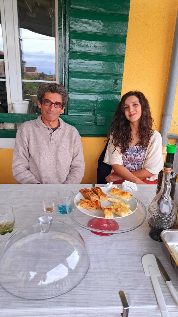 U Salima na Dugom otoku Shirin Mirzanejad sa suprugom Mehrdadom Khamenehom svaki dan sa zebnjom i&scaron;čekuje vijesti iz rodnog Irana.2026.