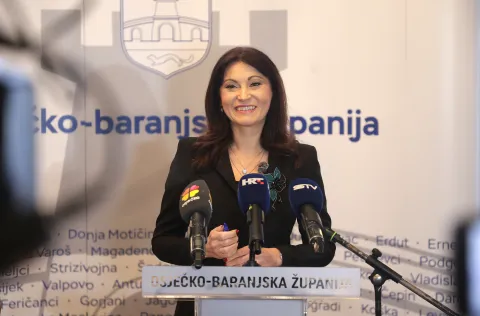 Osijek, 14. 01. 2026., Trg A. Starčevića, Ugovor o zgradi Centra za kontrolu komaraca, potpisivanje Ugovora, NZJZ, Presing d.o.o., Nata&scaron;a Trami&scaron;ak - županicaSNIMIO BRUNO JOBST