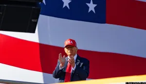 Norfolk, Virginia ? October 5, 2025: US President Donald Trump observes the gathered crowd from the USS Harry S. Truman at the America?s Navy 250: Titans of the Sea celebration. (Photo by Tom Hudson/Sipa USA) Photo: Sipa USA/SIPA USA
