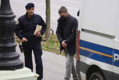 16.12.2025., Osijek, Zupanijsk sud, Privodjenje kod istraznog sudca osumnjicenog zdravstvenog djelatnika, kojeg se tereti za vise kaznenih djela na stetu maloljetnika i dvije punoljetne osobe. Photo: Davor Javorovic/PIXSELL