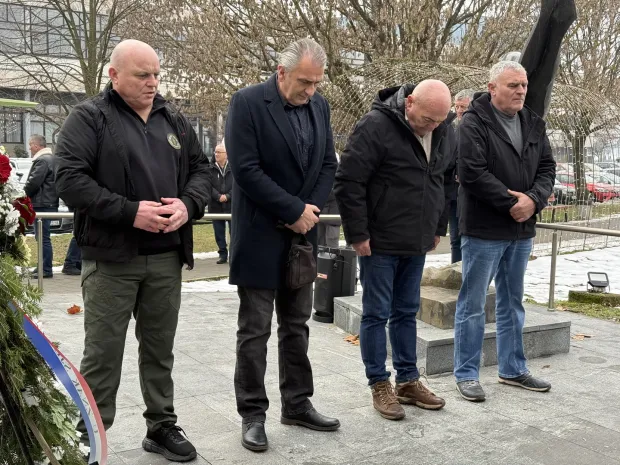 SLAVONSKI BROD - Na Trgu Stjepana Miletića u petak je obilježena 33. obljetnica djelovanja Udruge HVIDR-a Slavonski Brod.siječanj 2026.