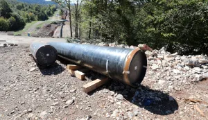 30.09.2024., Fuzine - Operator plinskog transportnog sustava Plinacro postavlja cijevi za magistralni plinovod Zlobin - Bosiljevo u duzini 58 km. Radovi kod sela Slavica. Photo: Goran Kovacic/PIXSELL