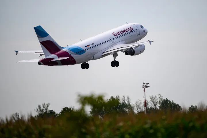 01.08.2022., Velika Gorica - Slijetanje i polijetanje zrakoplova u Medjunarodnoj zracnoj luci Zagreb Dr. Franjo Tudjman. Photo: Davor Puklavec/PIXSELL