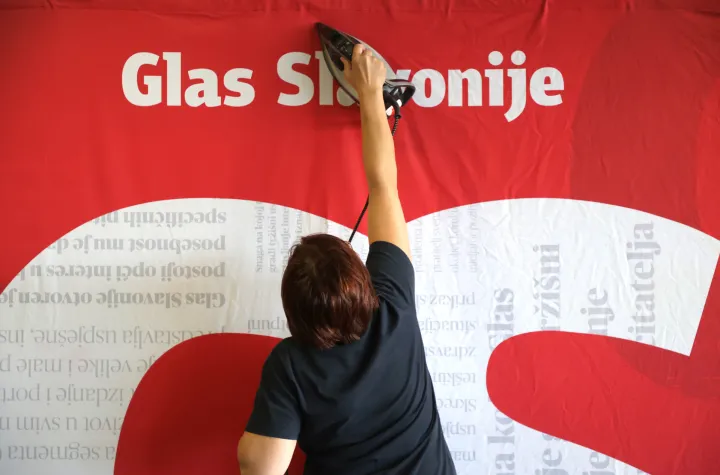 Osijek, 16. 09. 2025., Hotel Osijek, peglanje, peglanje logotipa, logotip, Glas Slavonije, slobodnjak, slobodnjaci SNIMIO BRUNO JOBST