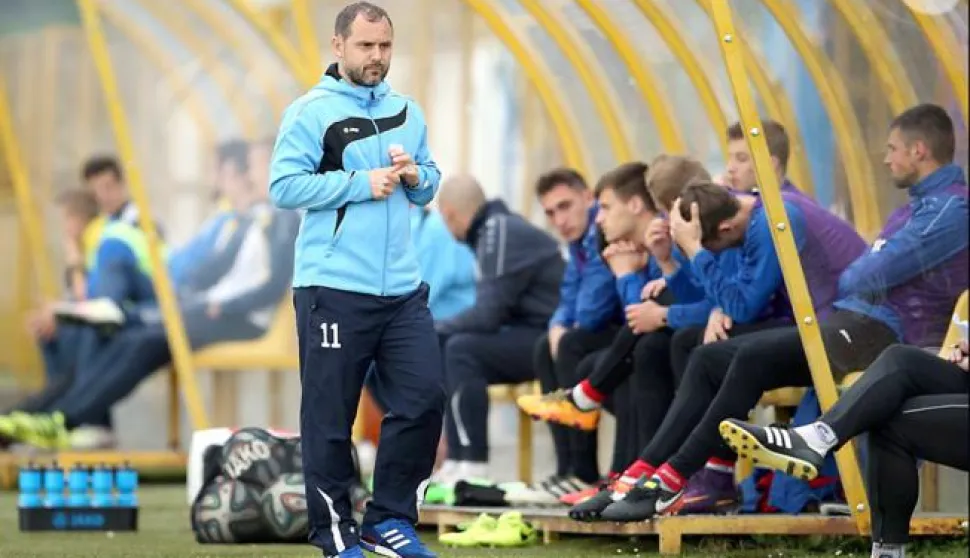 26.04.2017., Zagreb - SRC Zapresic, MAXtv Prva HNL, 30. kolo, Inter-Zapresic - Cibalia. Trener Cibalije Mladen Bartolovic. Photo: Goran Stanzl/PIXSELL------2x color - sport