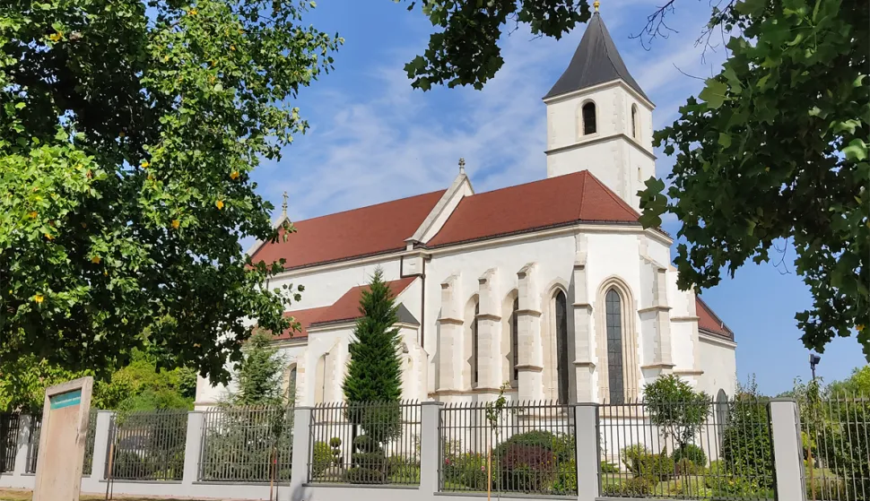 VOĆIN, Sveti&scaron;na crkva u Voćinu uzdignuta na čast manje bazilike, 02.08.2024., snimio Petar Žarković