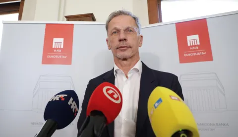 Zagreb, 05.04.2025.- Dan otvorenih vrata Hrvatske narodne banke (HNB) gdje su zainteresirani građani mogli razgledati Okruglu dvoranu u glavnoj zgradi HNB-a, a organizirane su i edukativne radionice u cilju financijskog opismenjavanja.&nbsp;Na fotografiji guverner HNB-a Boris Vujčić.foto HINA/ Admir BULJUBA&Scaron;IĆ/ abu