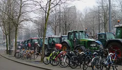Strasbourg, 21.06.2026. - Prosvjed poljoprivrednika protiv trgovinskog sporazuma EU-a i Mercosura ispred Europskog parlamenta u Strasbourgu. foto HINA/ Doris Kujek Bačani/ml