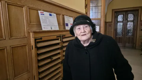 DONJI MIHOLJAC- Kameni spoticanja na tri lokacije u Donjem Miholjcu, 20. 1. 2026.Na inicijativu Mirjane Bakić, posljednje preživjele članice obitelji Erlich