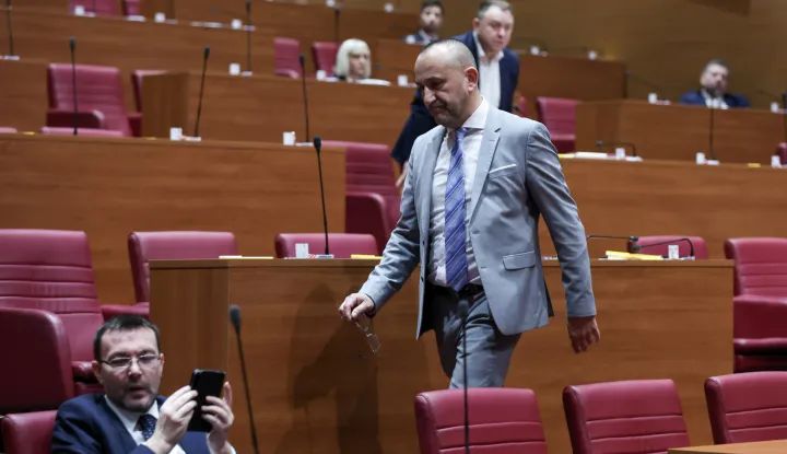 Zagreb, 25.02.2025 - Sjednica Hrvatskog sabora. Na slici Hrvoje Zekanović, Arsen Bauk.foto HINA/ Damir SENČAR/ ds