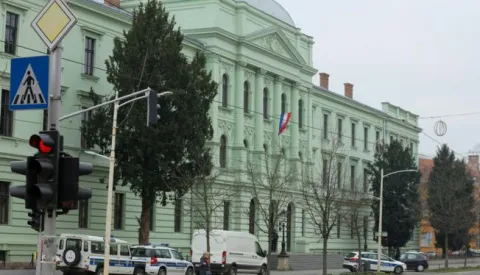 08.01.2020., Osijek - Dojava o podmetnutoj bombi u zgradi Zupanijskog suda u Osijeku.Photo: Dubravka Petric/PIXSELL