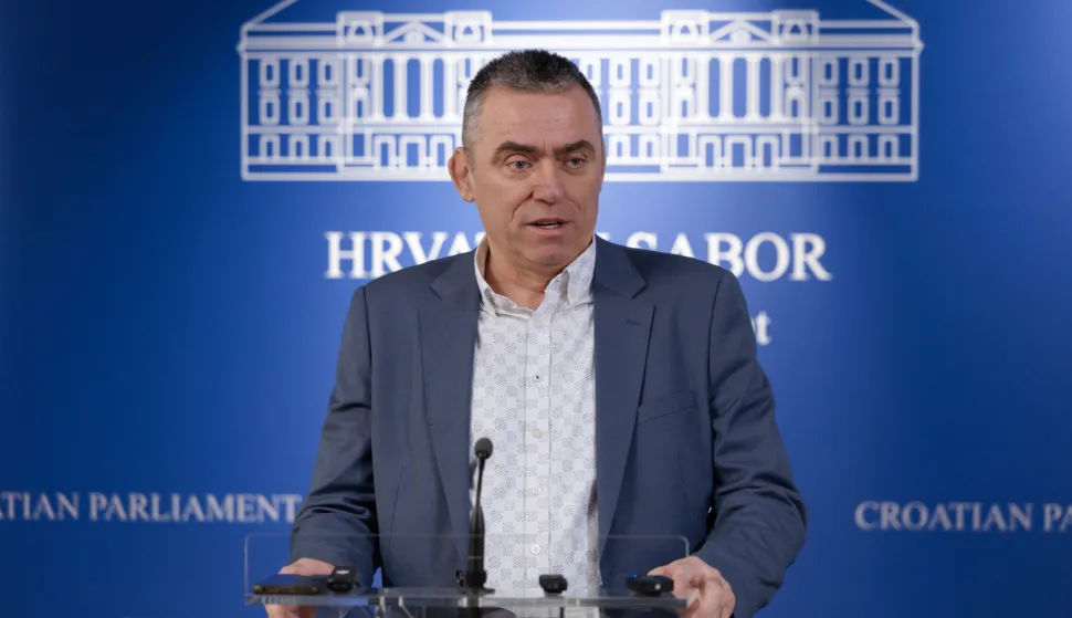 Zagreb, 15.01.2026. - Klub zastupnika Domovinskog pokreta održao je konferenciju za medije na temu "Unutarnje političke aktualnosti".Na fotografiji Stipo Mlinarić.foto HINA/ Edvard &Scaron;U&Scaron;AK