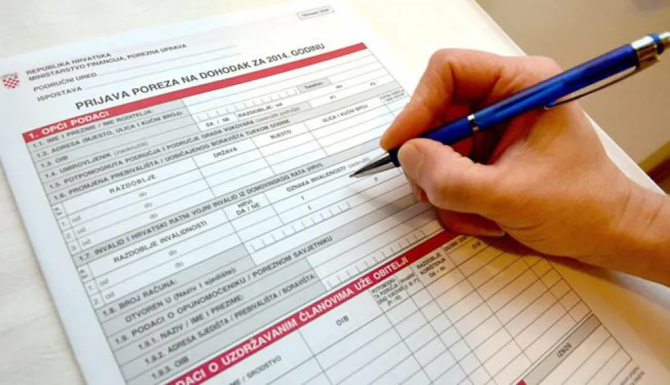 01.03.2015., Slavonski Brod - Obrazac za prijavu poreza na dohodak za 2014. godinu.Photo: Ivica Galovic/PIXSELL------dva stupca npvosti