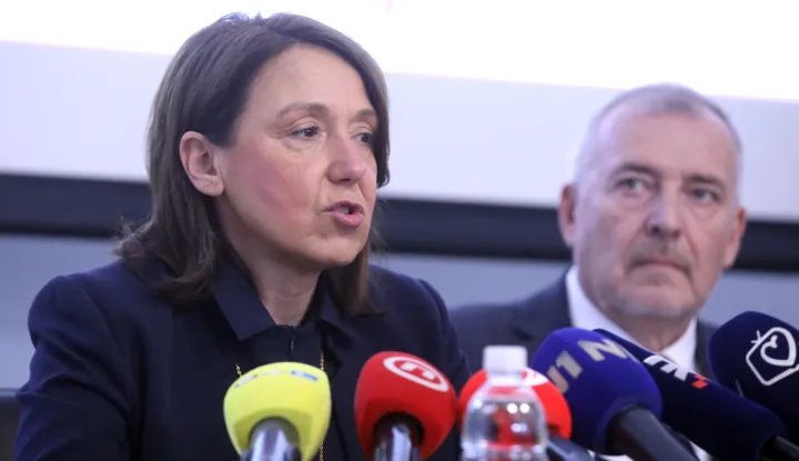 Zagreb, 27.01.2026 - Javno predstavljanje "ZdrAVKA" - AI digitalnog zdravstvenog asistenta. Riječ je o inovativnom alatu namijenjenom unaprjeđenju zdravstvene pismenosti građana i lak&scaron;em pristupu zdravstvenim informacijama koji je razvijen u suradnji Hrvatskog zavoda za javno zdravstvo (HZJZ) i Ministarstva zdravstva. Na fotografiji ministrica zdravstva Irena Hrstić, ravnatelj HZJZ-a Krunoslav Capak.foto HINA/ Denis CERIĆ /dc