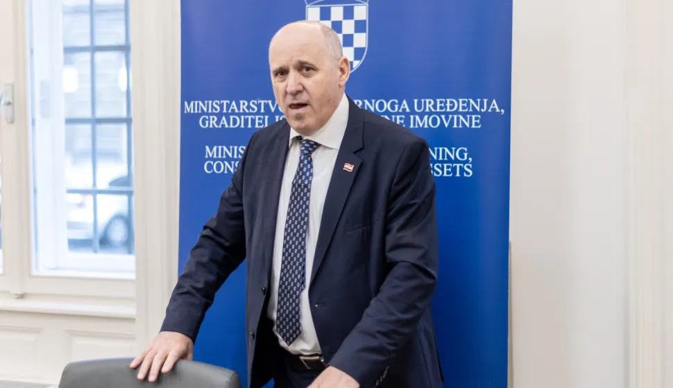 Zagreb, 26.1.2026 - Potpredsjednik Vlade i ministar prostornoga uređenja, graditeljstva i državne imovine Branko Bačić obi&scaron;ao je gradili&scaron;ta poslijepotresne obnove u centru Zagreba.Foto Hina/ Dario GRZELJ/ dag