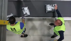 01.07.2021., Velika Gorica - U sortirnom centru Hrvatske poste krenula je naplata carine i PDV-a na sve posiljke male vrijednosti koje dolaze izvan Europske unije. Photo: Marko Prpic/PIXSELL