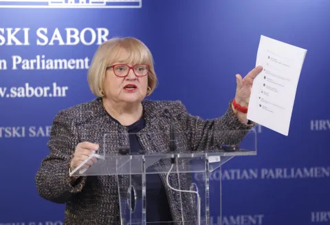Zagreb, 22.01.2026.- Hrvatski sabor, konferencija za medije Anke Mrak Tarita&scaron; na temu "Reakcija na najavljeni prosvjed prousta&scaron;kog polusvijeta ispred mog stana". Na fotografiji Anka Mrak Tarita&scaron;.foto HINA/ Admir BULJUBA&Scaron;IĆ/ abu