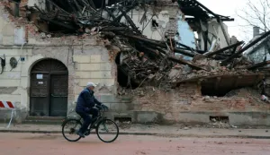 Petrinja, 30.12.2020.- Nakon snažnog potresa, ulice Petrinja su pune ru&scaron;evina, veliki broj objekata je o&scaron;tećen. foto HINA/Tomislav Pavlek/tp