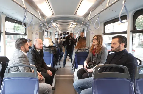 Osijek, 28. 01. 2026., Remiza, zavr&scaron;na konferencija, niskopodni tramvaji, niskopodni tramvaj, vožnja, vožnja tramvajem, tramvaj, Darijan Rudan - direktor GPP; Marija Bezina - zamjenica ravnatelja SAFU; Josip Miletić - dožupan; Dragan Vulin - dogradonačelnik SNIMIO BRUNO JOBST