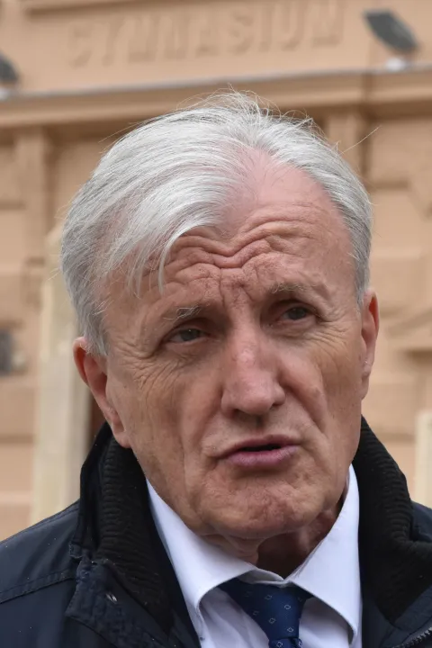 slavonija...vinkovci...19.04.2021.gimnazija matija antun reljkovic; zavrsena obnova procelja; obisli gradonacelnik ivan bosancic i zupan bozo galic (na fotki) uz ravnateljicu ivanu biljan;foto Gordan Panić