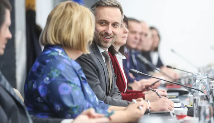 27.01.2026., Zagreb - Odrzan sedmi sastanak pregovarackih odbora Vlade Republike Hrvatske i predstavnika sindikata, o sklapanju dodatka Temeljnom kolektivnom ugovoru za zaposlenike u javnim sluzbama i sklapanju dodatka Kolektivnom ugovoru za drzavne sluzbenike i namjestenike. Photo: Slavko Midzor/PIXSELL