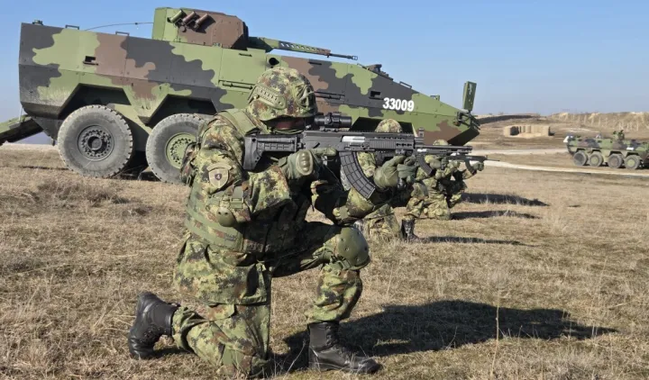 Vojska, Srbija, Aleksandar Vučić, vojni rok