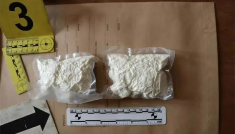 Rovinj, 03.02.2024. - Rovinjski policajci zaplijenili su 10,5 kilograma raznih droga, ha&scaron;i&scaron;a, marihuane i kokaina, u prostoru koji je koristio 51-godi&scaron;njak iz Rovinja, izvijestila je u subotu istarska policija. foto HINA/ PU istarska/ ml