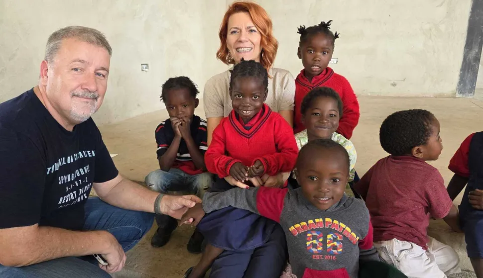 Obitelj Mi&scaron;ević u ZambijiTonći i Sanja Mi&scaron;ević