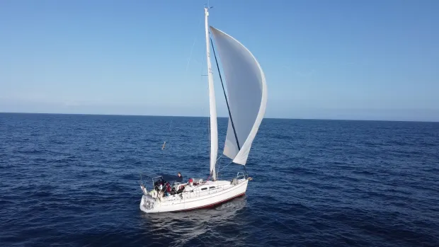 Jedrilica "Buri" u punom jedrenju na otvorenom moru, jedrenje, Robert &Scaron;arić