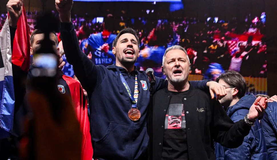 02.02.2026., Zagreb - Svecani docek hrvatske rukometne reprezentacije u na Trgu bana Josipa Jelacica nakon osvojene broncane medalje na Europskom rukometnom prvenstvu. Ivan Martinovic i Marko Perkovic Thompson Photo: Davor Puklavec/PIXSELL