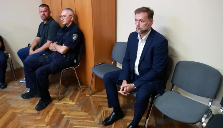 26.06.2025. Vinkovci - Na Op?inskom sudu u Vinkovcima nastavlja se su?enje biv?em ministru Mariju Bano?i?u zbog prometne nesre?e u kojoj je poginuo Goran ?ari? iz Vinkovaca. Na raspravu danas sti?e jedini svjedok nesre?e, voza? kamiona Mirko ?ali?. Photo: Davor Javorovic/PIXSELL