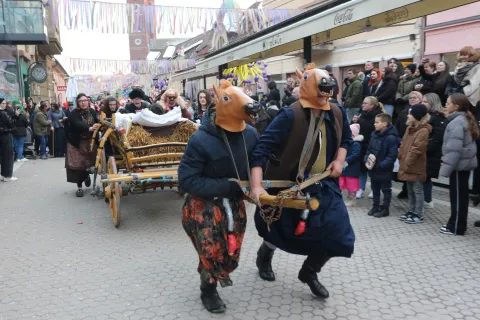 Đakovo, 22. 02. 2025, 31. Đakovački bu&scaron;ari, povorka i predaja ključeva grada.snimio GOJKO MITIĆ