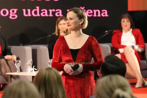 Osijek, 05. 02. 2026, Gospodarski centar Osijek. Panel - razgovor u povodu Dana crvenih haljina. Ivana Medić.snimio GOJKO MITIĆ