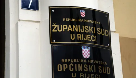 Rijeka, 24.04.2019. - Na Županijskom sudu u Rijeci traje roči&scaron;te o mogućem pu&scaron;tanju  pritvorenih čelnika Uljanik Grupe da se brane sa slobode.Na fotografiji Županijski sud u Rijeci.foto HINA/ Miljenko KLEPAC/ es