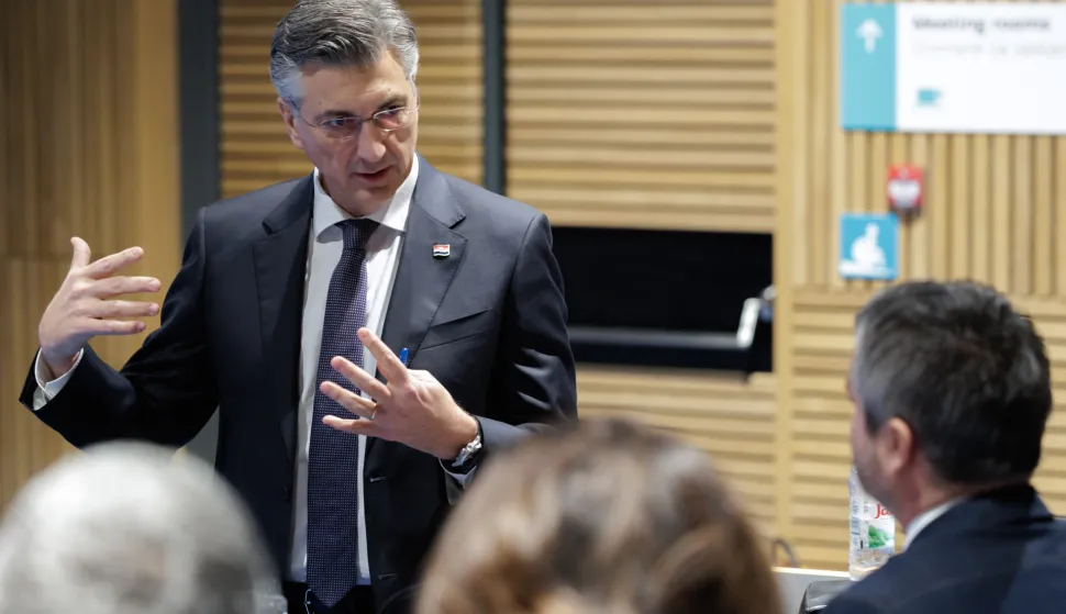 Zagreb, 06.02.2026. - Sjednica Nacionalnog vijeća za digitalnu transformaciju, kojoj je predsjedao predsjednik Vlade Republike Hrvatske Andrej Plenković.Na fotografiji Andrej Plenković.foto HINA/ Edvard &Scaron;U&Scaron;AK