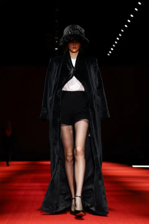 Dubai Fashion Week: Kolekcija brenda Nura osmi&scaron;ljena uz pomoć umjetne inteligencije