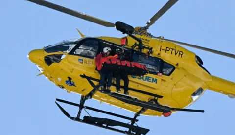 US' Lindsey Vonn is transported by helicopter after crashing in the women's downhill event during the Milano Cortina 2026 Winter Olympic Games at the Tofane Alpine Skiing Centre in Cortina d?Ampezzo on February 8, 2026. (Photo by Fran?ois-Xavier MARIT/AFP)