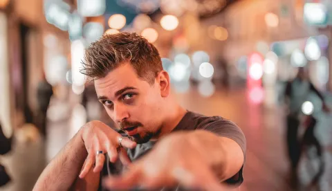 Gabrijel Ivić na Dori 2026. pjeva &ldquo;Light Up&rdquo;: Spoj japanske produkcije i snažne hrvatske emocije