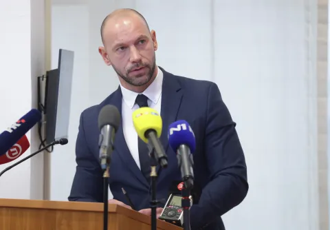 Zagreb, 04.02.2026 - Ministar pravosuđa, uprave i digitalne transformacije Damir Habijan predstavio je izmjene i dopune Zakona o Pravosudnoj akademiji, Zakona o Državnom sudbenom vijeću te Zakona o Državnoodvjetničkom vijeću. Na fotografiji Damir Habijan.foto HINA/ Admir BULJUBA&Scaron;IĆ/ abu