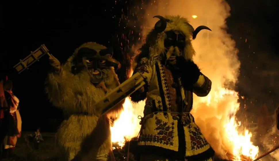 Iako kalendarski jo&scaron; uvijek traje zima Baranjci najavljuju njeno brzo skončanje jer ovog vikendapočinju poklade ili, kako se ondje kaže &ndash; Fa&scaron;ange ili Bu&scaron;e.