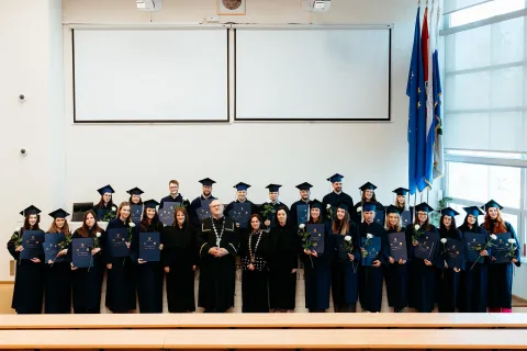 Promovirani prvostupnici i magistri, pohvale i nagrade diplomandima i studentima