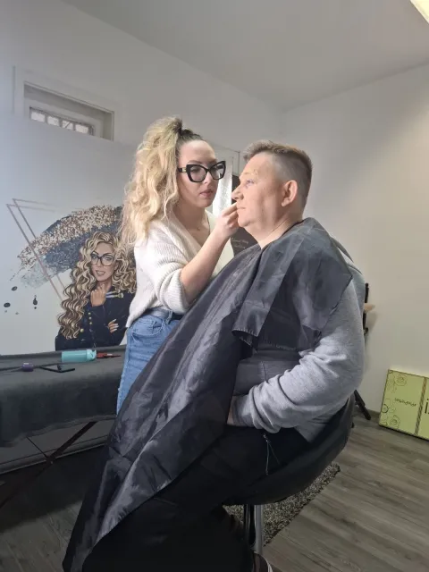 Mato Ručević neponovljivi bu&scaron;arski čavo: U petak je vozač busa, a u subotu - Donald Trump