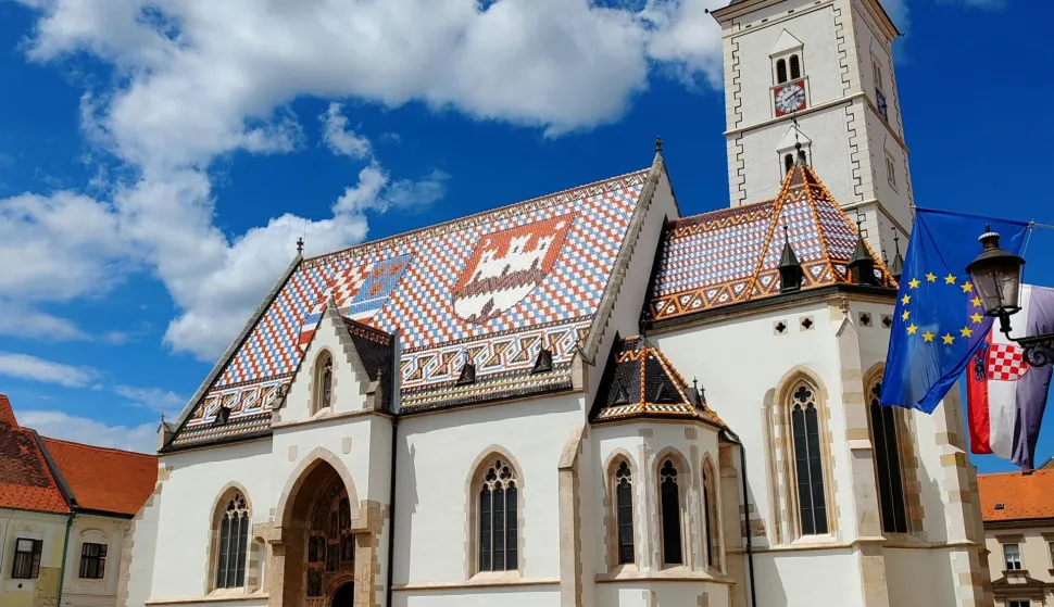 MAGAZIN PEXELSPHOTO BY Davide Menegatti 