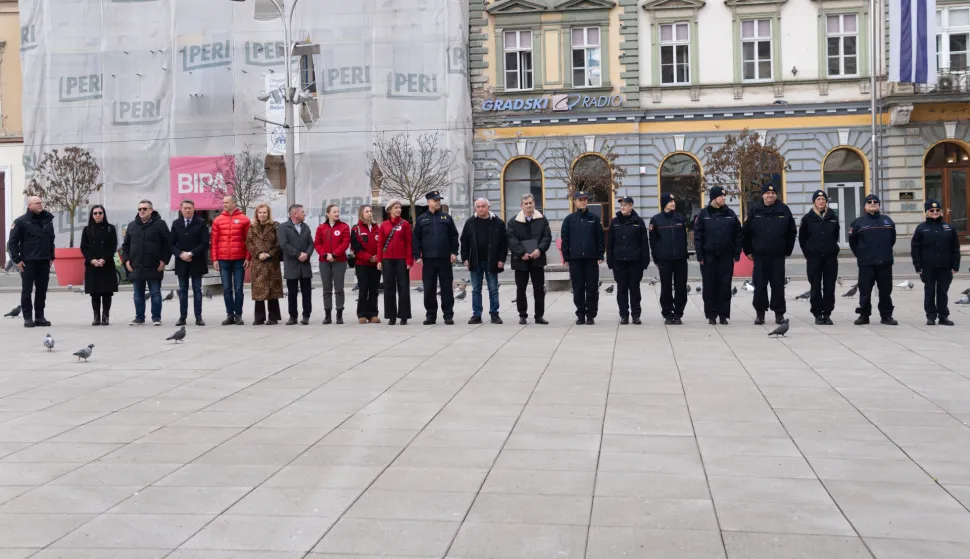 Osijek, 11. 2. 2026., Podizanje zastave 112, Civilna za&scaron;titacivilna za&scaron;tita; zastava; 112